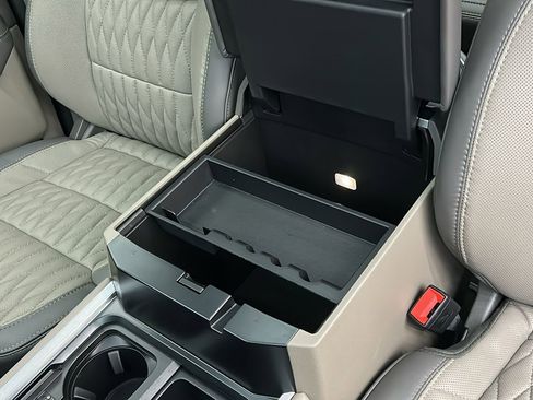 Used 2026 Ford F450 Platinum w/ Platinum Plus Package image 28