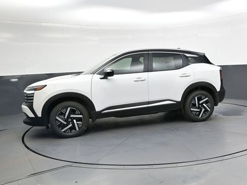 New 2026 Nissan Kicks SV w/ SV Premium Package FWD image 8