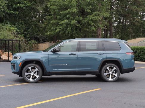 New 2026 Jeep Grand Cherokee L Limited AWD/4WD image 2