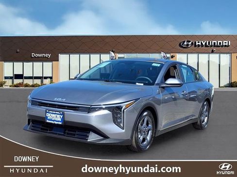 Used 2025 Kia K4 FWD image 1