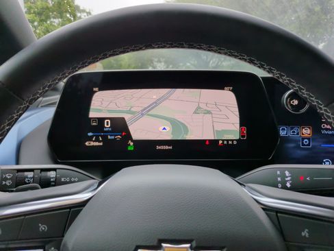 Used 2024 Chevrolet Equinox EV LT FWD image 17