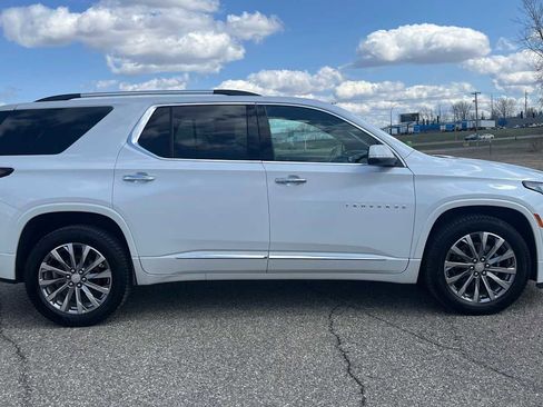 Used 2022 Chevrolet Traverse Premier image 6