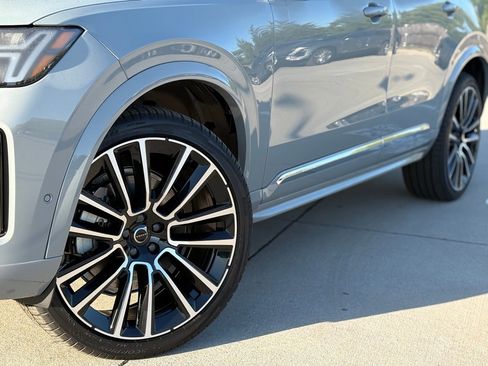 New 2026 Volvo XC90 B6 Plus w/ Protection Package Premier image 7