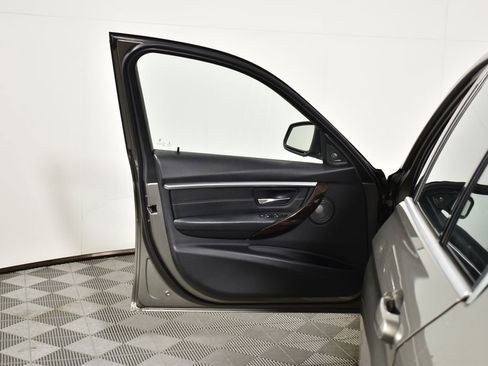 Used 2016 BMW 340i xDrive 340i xDrive image 29