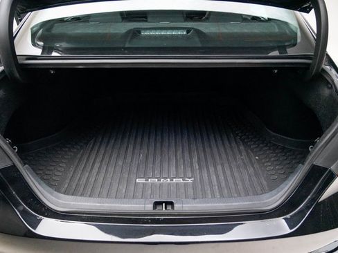 Used 2023 Toyota Camry SE image 20