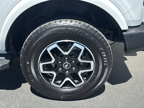 Certified 2024 Ford Bronco Outer Banks AWD/4WD image 9