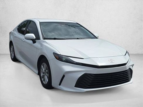 Used 2025 Toyota Camry LE FWD image 3