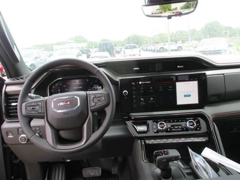 New 2026 GMC Sierra 1500 AT4 w/ AT4 Premium Package AWD/4WD image 14