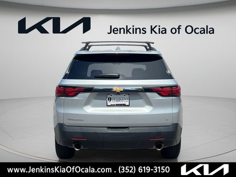 Used 2022 Chevrolet Traverse LT FWD image 4