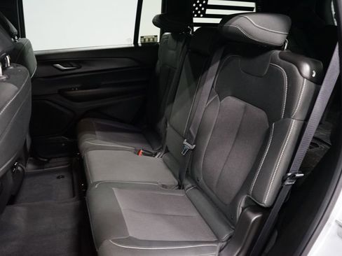 Used 2025 Jeep Grand Cherokee L Laredo RWD image 29