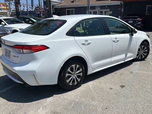 Used 2022 Toyota Corolla LE FWD image 5