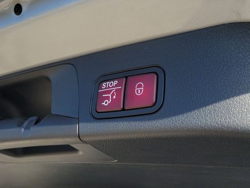 Certified 2026 Mercedes-Benz GLB 250 image 10