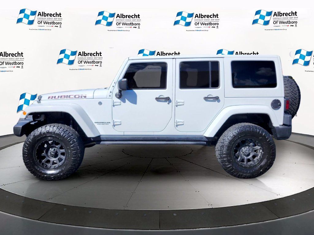 Used 2016 Jeep Wrangler Unlimited Rubicon w/ Connectivity Group AWD/4WD image 2
