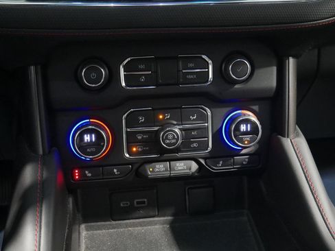 Used 2022 Chevrolet Tahoe RST w/ Luxury Package image 24