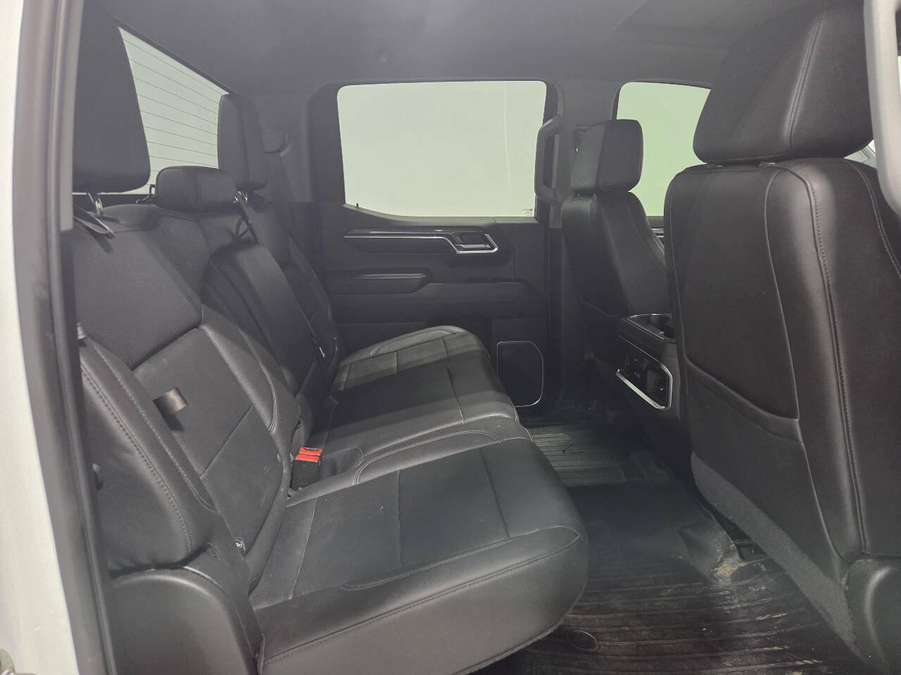 Used 2022 Chevrolet Silverado 1500 LTZ w/ Z71 Off-Road Package AWD/4WD image 17