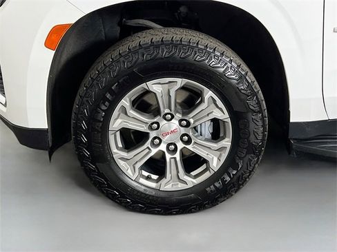 Used 2022 GMC Yukon SLE w/ Gmc Pro Safety Plus Package image 25