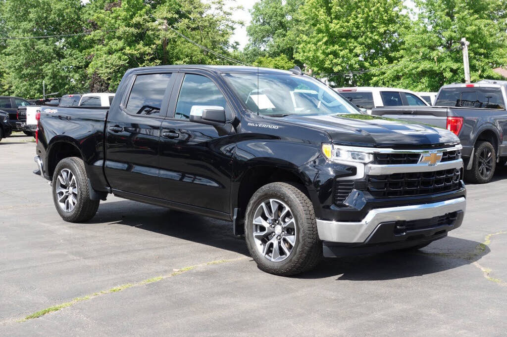 Used 2024 Chevrolet Silverado 1500 LT AWD/4WD image 5
