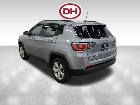Used 2019 Jeep Compass Latitude w/ Cold Weather Group FWD image 10