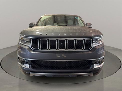 Used 2022 Jeep Wagoneer Series III w/ Premium Group I image 2
