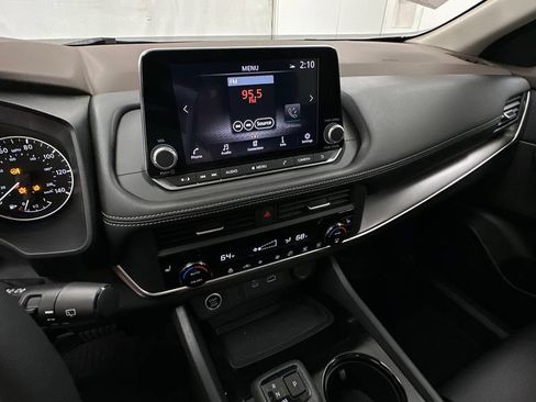 Used 2023 Nissan Rogue SV w/ SV Premium B Package AWD/4WD image 14