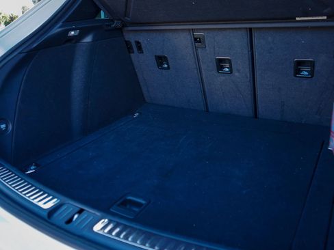 Used 2021 Porsche Macan image 36