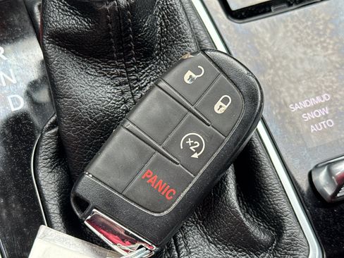Used 2025 Jeep Compass Limited AWD/4WD image 36