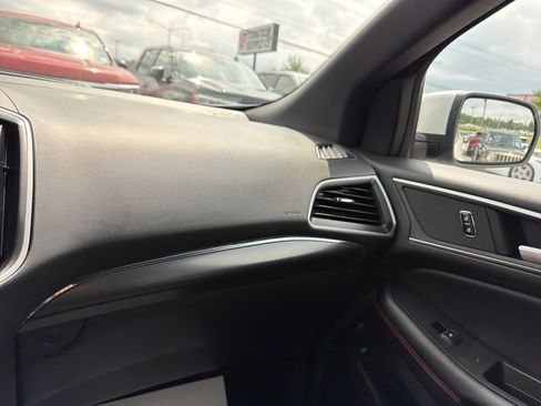 Used 2023 Ford Edge ST-Line AWD/4WD image 25