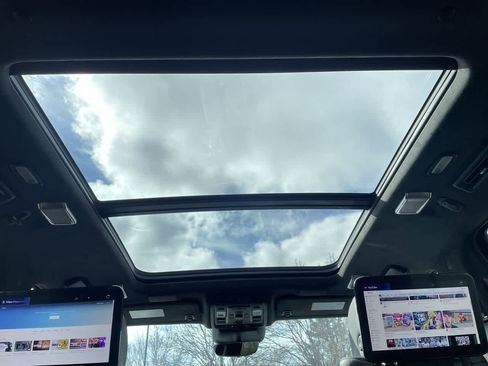 Used 2024 Cadillac Escalade V w/ Heavy-Duty Trailer Package image 22