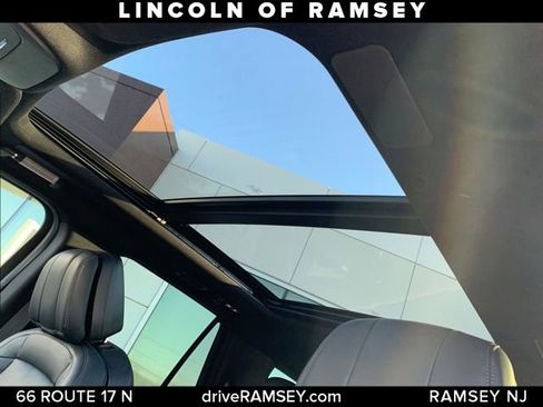 Used 2025 Lincoln Navigator Reserve w/ Jet Appearance Package image 15