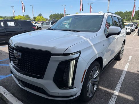 Used 2025 Cadillac Escalade Sport Platinum AWD/4WD image 2