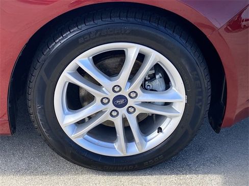 Used 2018 Ford Fusion SE w/ Fusion SE Technology Package image 22