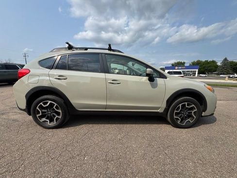 Used 2016 Subaru Crosstrek 2.0i Premium AWD/4WD image 8