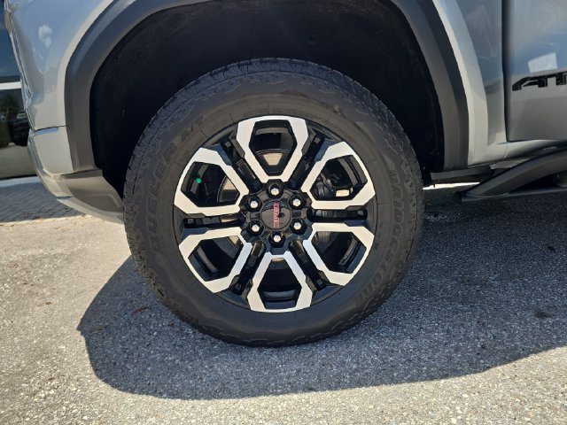 Certified 2025 GMC Canyon AT4 w/ Nightfall Edition AWD/4WD image 31