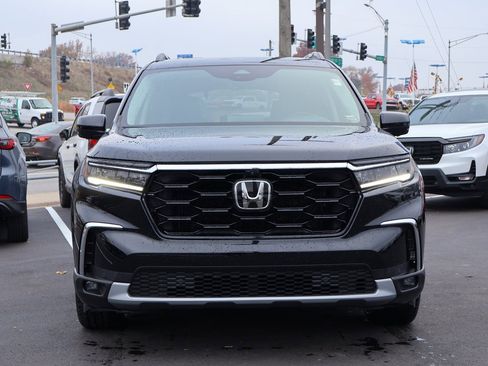 Certified 2023 Honda Pilot Black Edition image 2