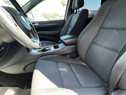 Used 2019 Jeep Grand Cherokee Laredo image 17