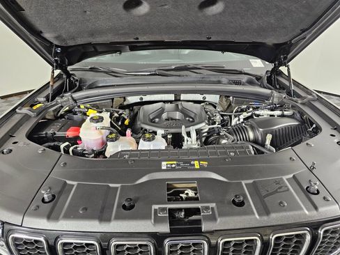 Used 2022 Jeep Grand Cherokee Overland AWD/4WD image 9