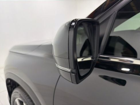 Used 2025 Honda Pilot Elite image 9