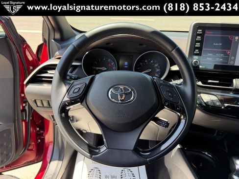 Used 2019 Toyota C-HR Limited FWD image 24