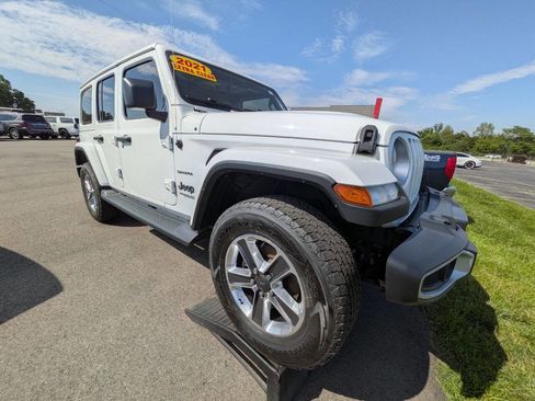 Used 2021 Jeep Wrangler Unlimited Sahara w/ Uconnect 4C Nav & Sound Group AWD/4WD image 5