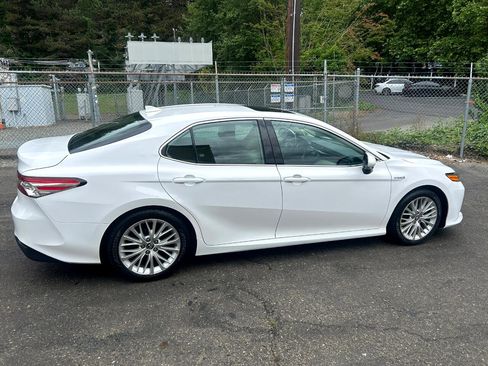 Used 2019 Toyota Camry XLE w/ Driver Assist Package image 4