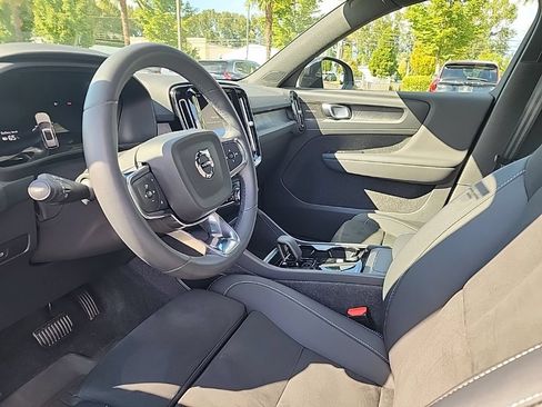 Used 2023 Volvo XC40 Recharge Ultimate w/ Protection Package Premier AWD/4WD image 11
