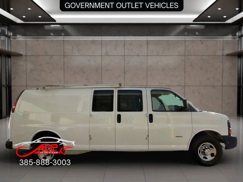 Used 2010 Chevrolet Express 2500 Extended image 8