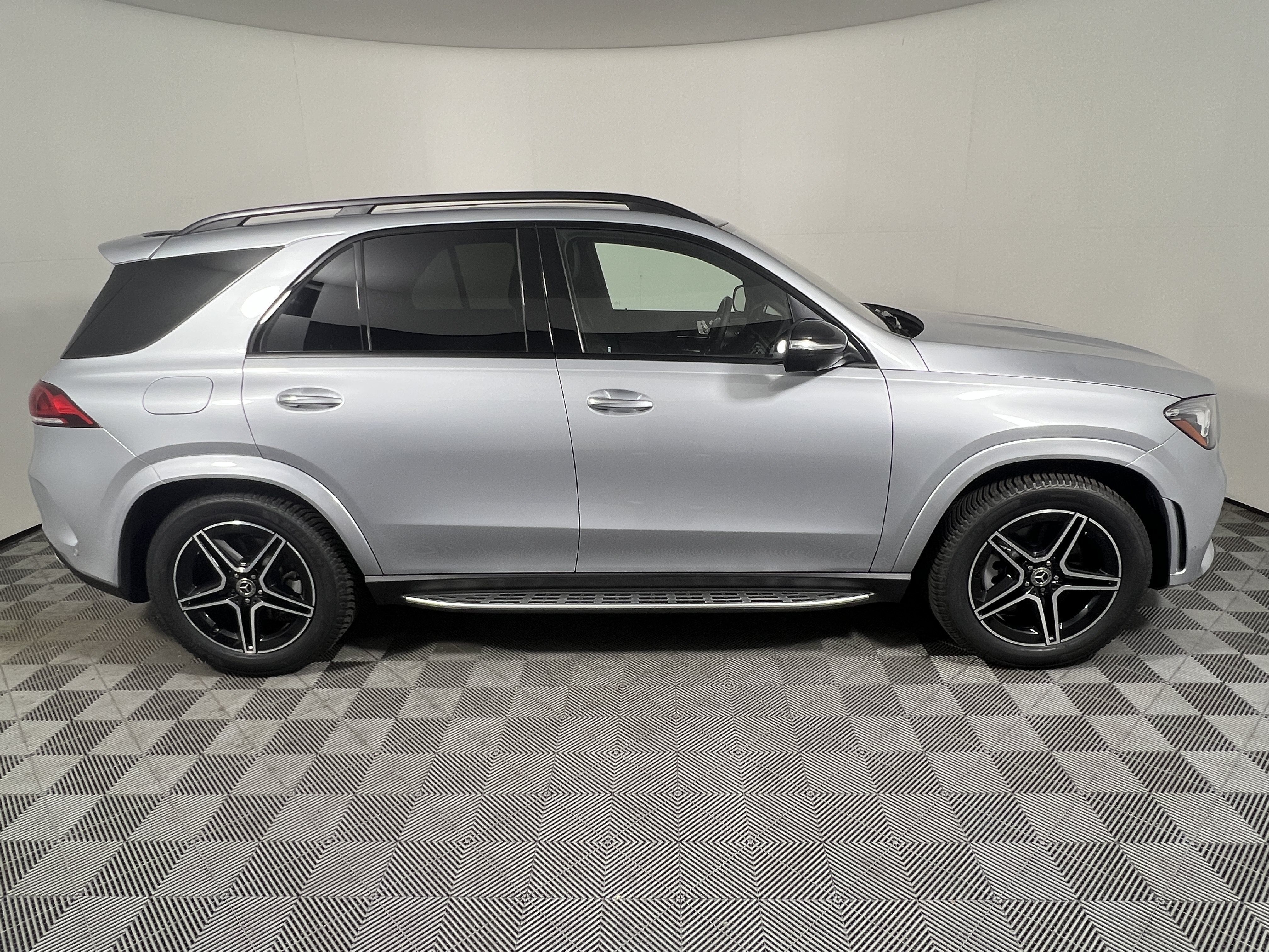 Used 2023 Mercedes-Benz GLE 450 4MATIC image 6