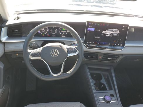 Certified 2026 Volkswagen Tiguan SE AWD/4WD image 20