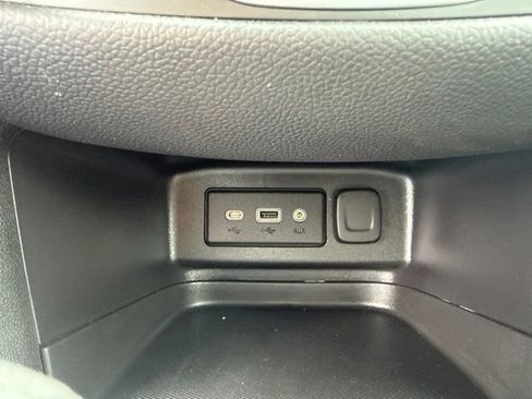 Used 2024 Chevrolet Equinox LT FWD image 25