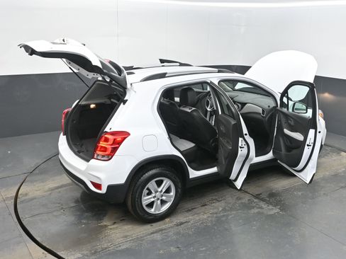 Used 2019 Chevrolet Trax LT w/ LT Convenience Package image 43