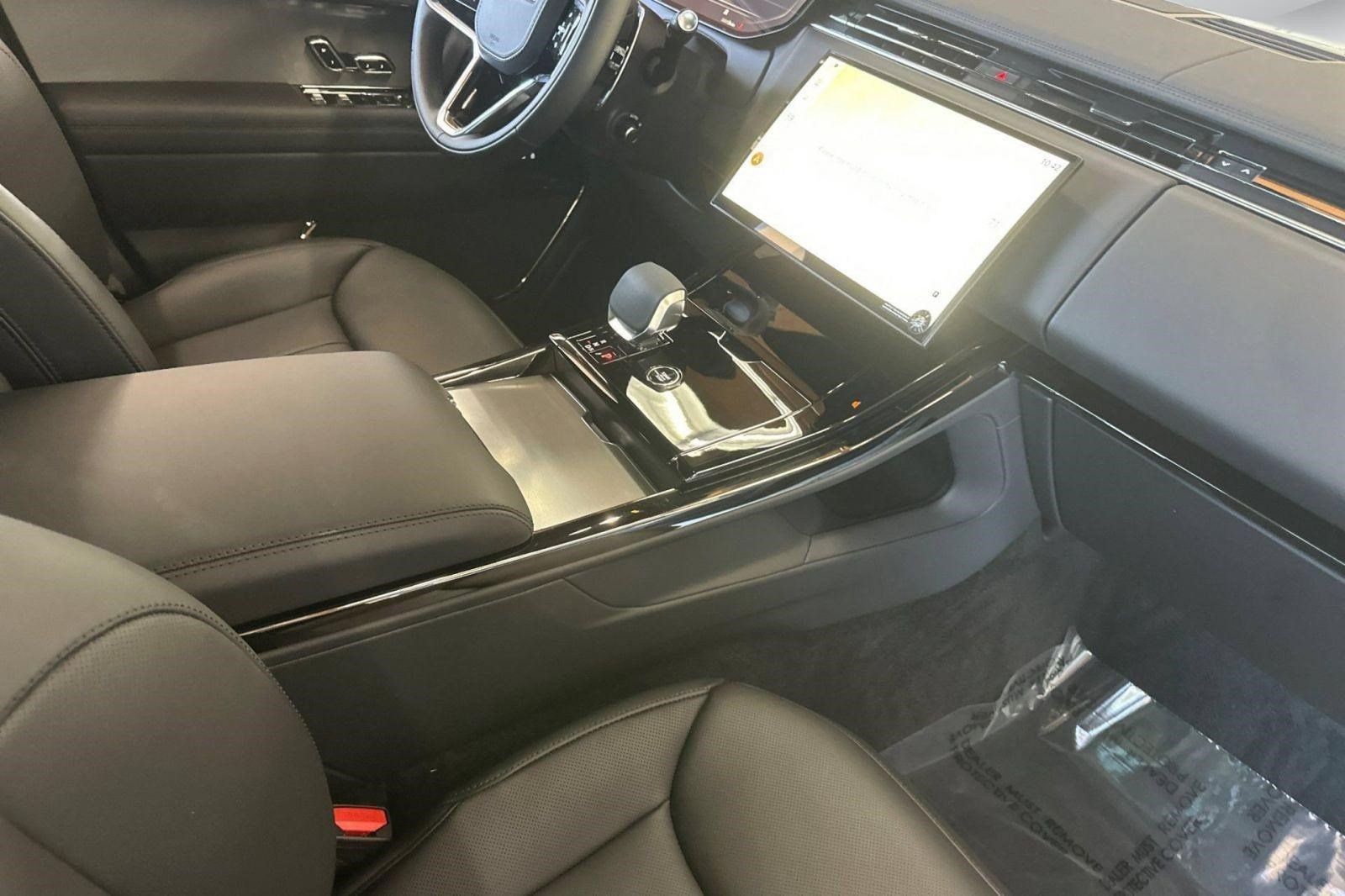New 2026 Land Rover Range Rover Sport SE AWD/4WD image 16