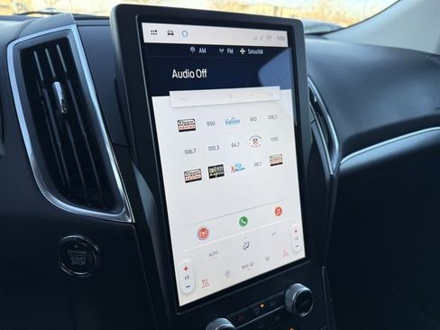 Certified 2024 Ford Edge Titanium image 27