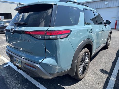 Certified 2026 Nissan Pathfinder SL w/ SL Premium Package AWD/4WD image 4