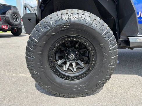 Used 2018 Jeep Wrangler Unlimited Rubicon AWD/4WD image 12